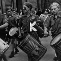 In der DDR dient das Arbeiterlied der Erziehung zu einer kollektiven Identität und…